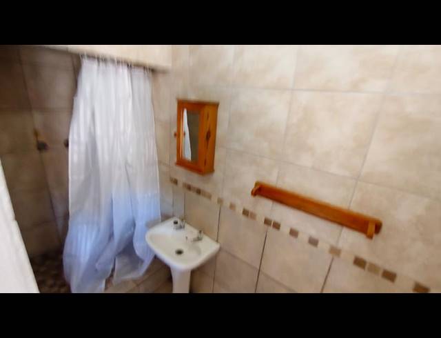 1 BEDROOM PROPERTY TO RENT IN DIE BULT